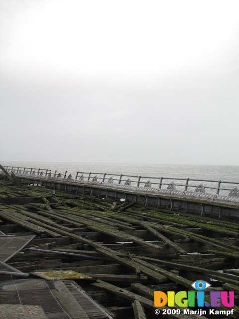 SX09935 Partially collapsed boards on Mumbles pier